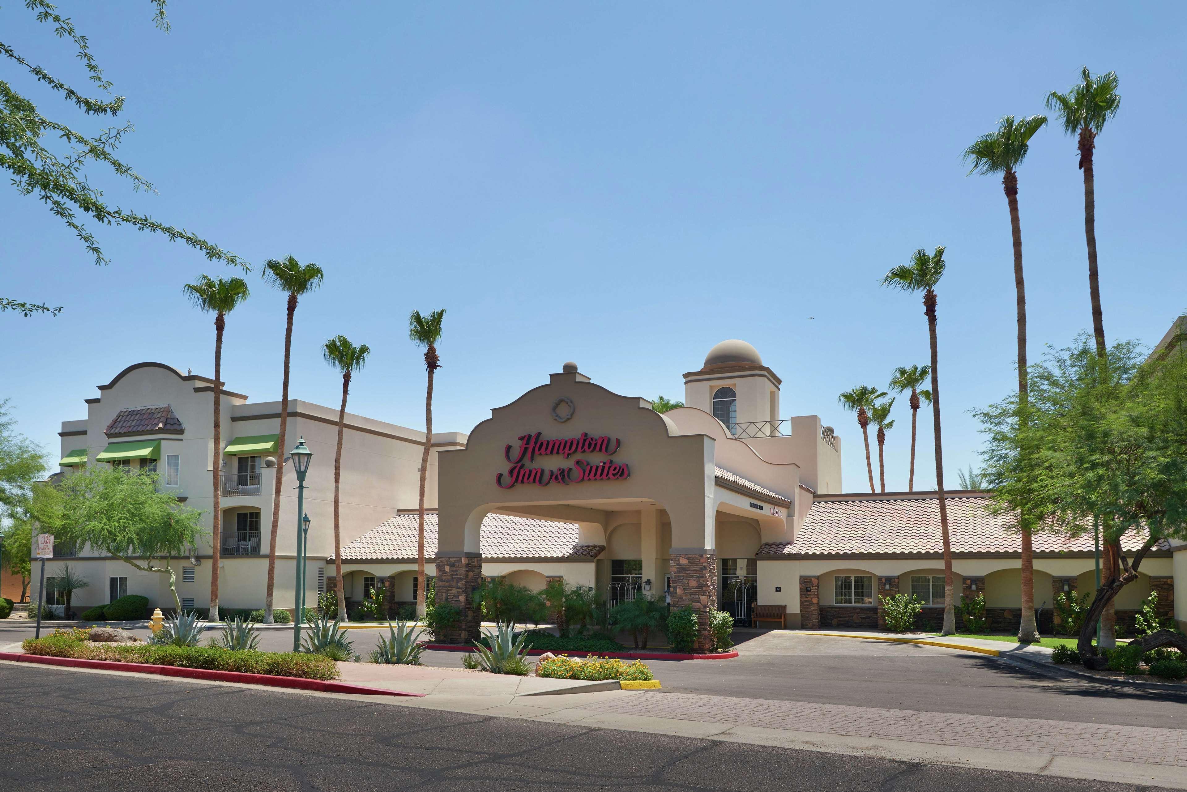 Hampton Inn & Suites Phoenix/Scottsdale Exterior photo