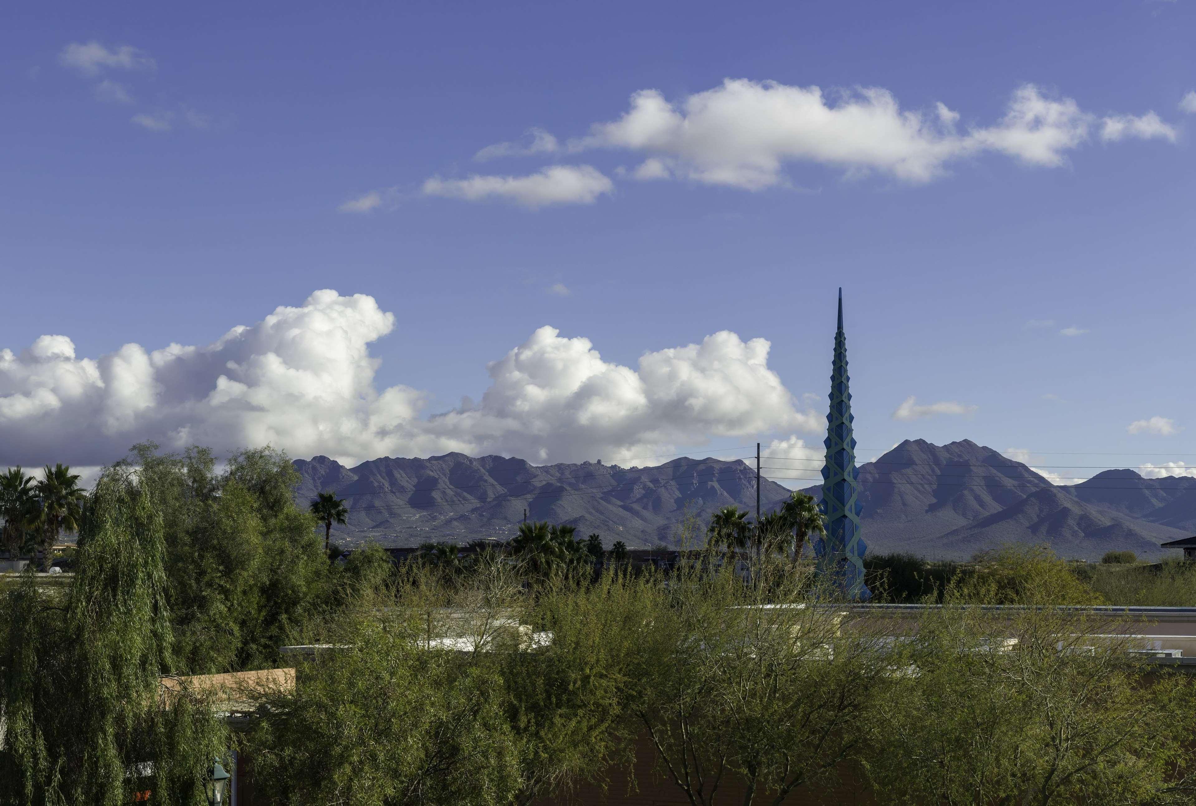 Hampton Inn & Suites Phoenix/Scottsdale Exterior photo