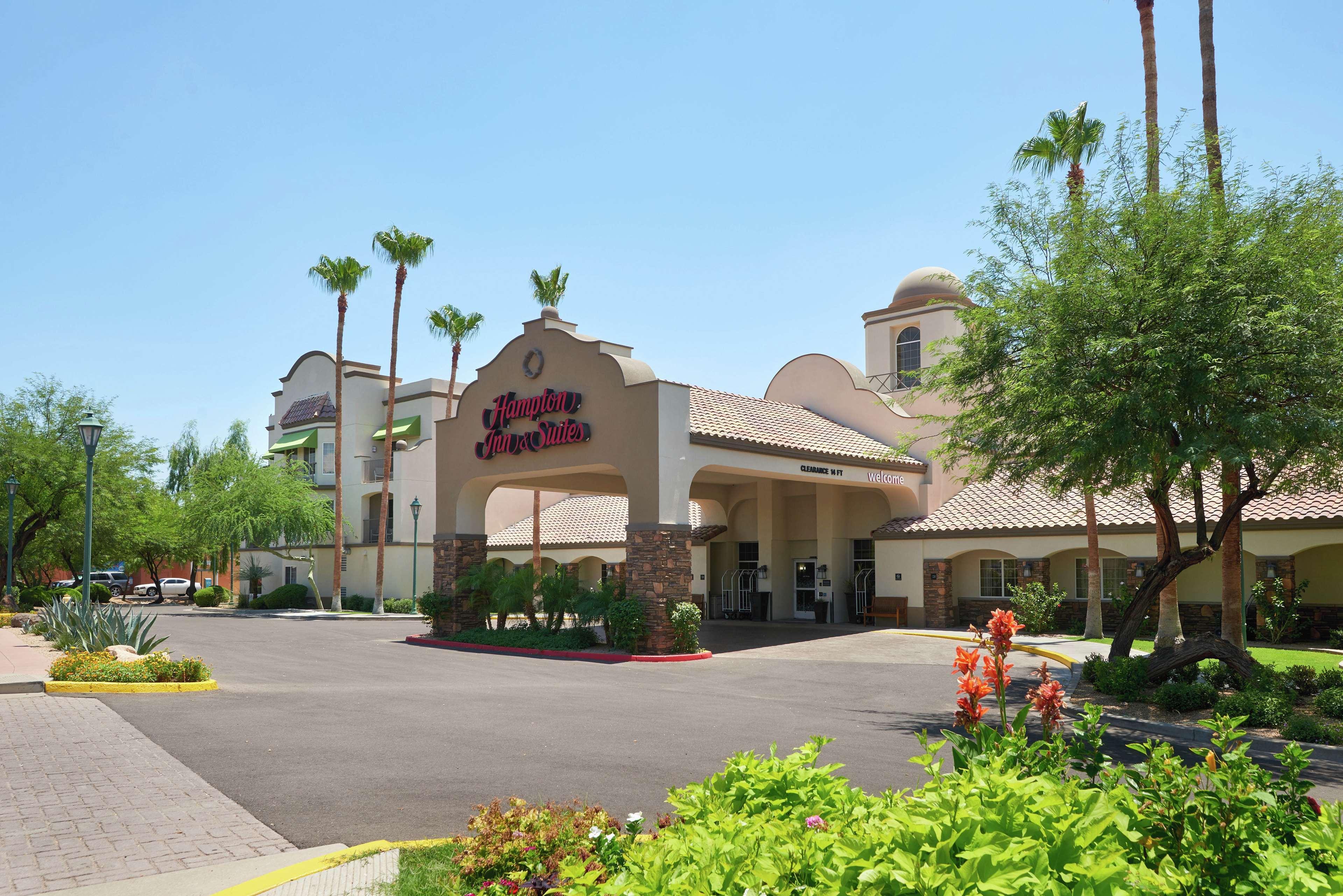 Hampton Inn & Suites Phoenix/Scottsdale Exterior photo