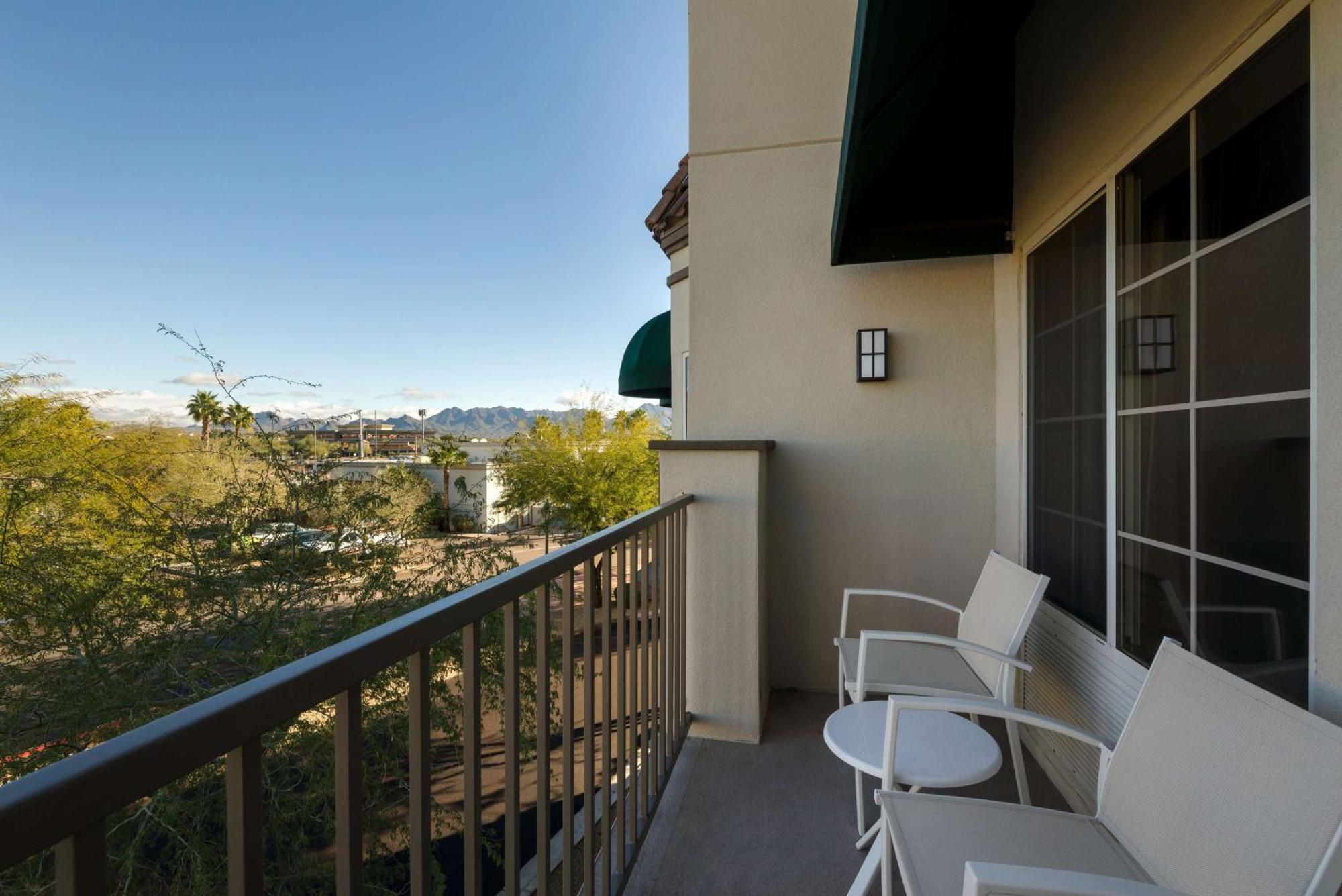 Hampton Inn & Suites Phoenix/Scottsdale Exterior photo