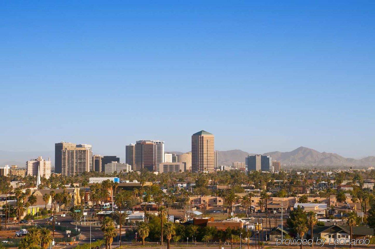 Hampton Inn & Suites Phoenix/Scottsdale Exterior photo