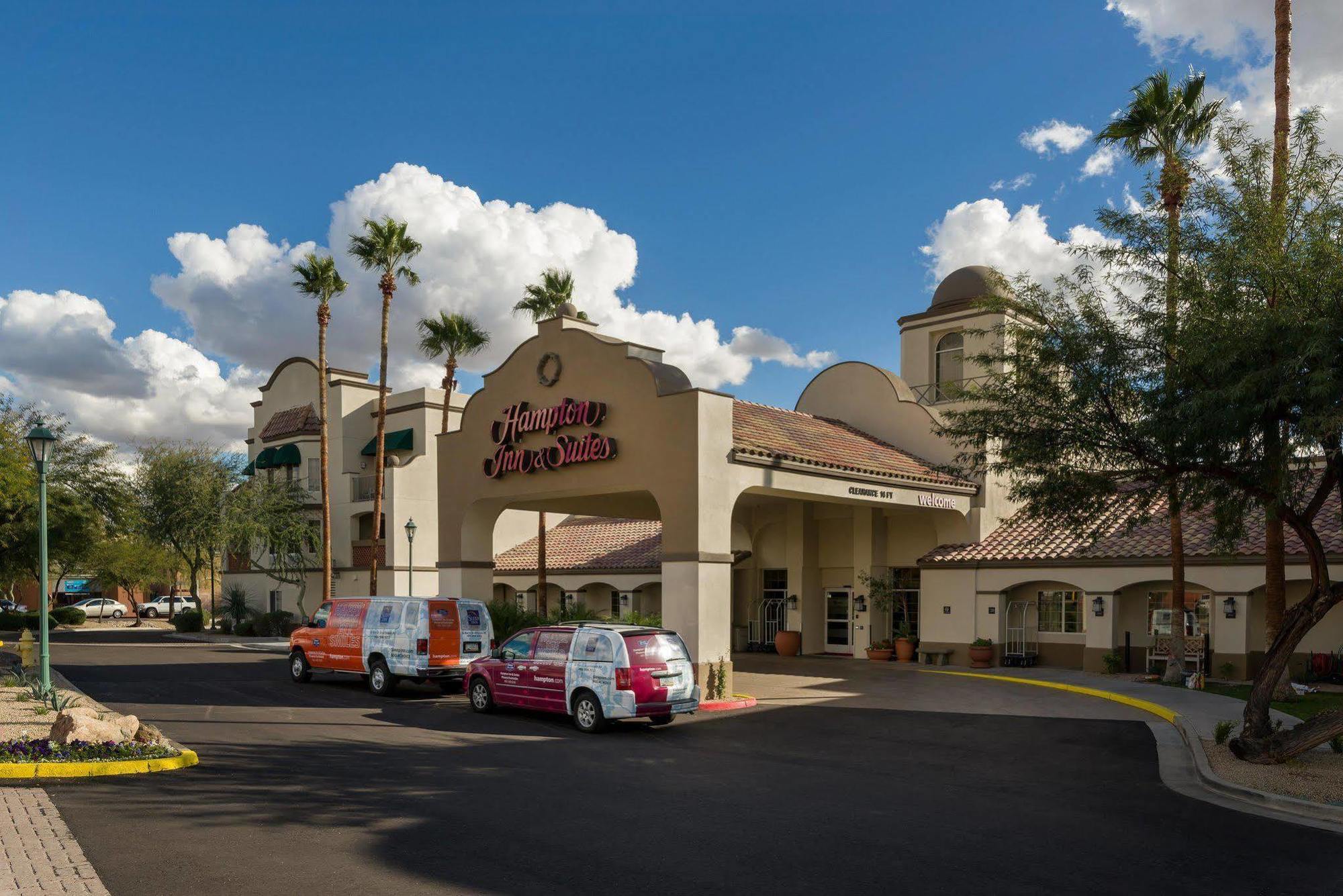 Hampton Inn & Suites Phoenix/Scottsdale Exterior photo